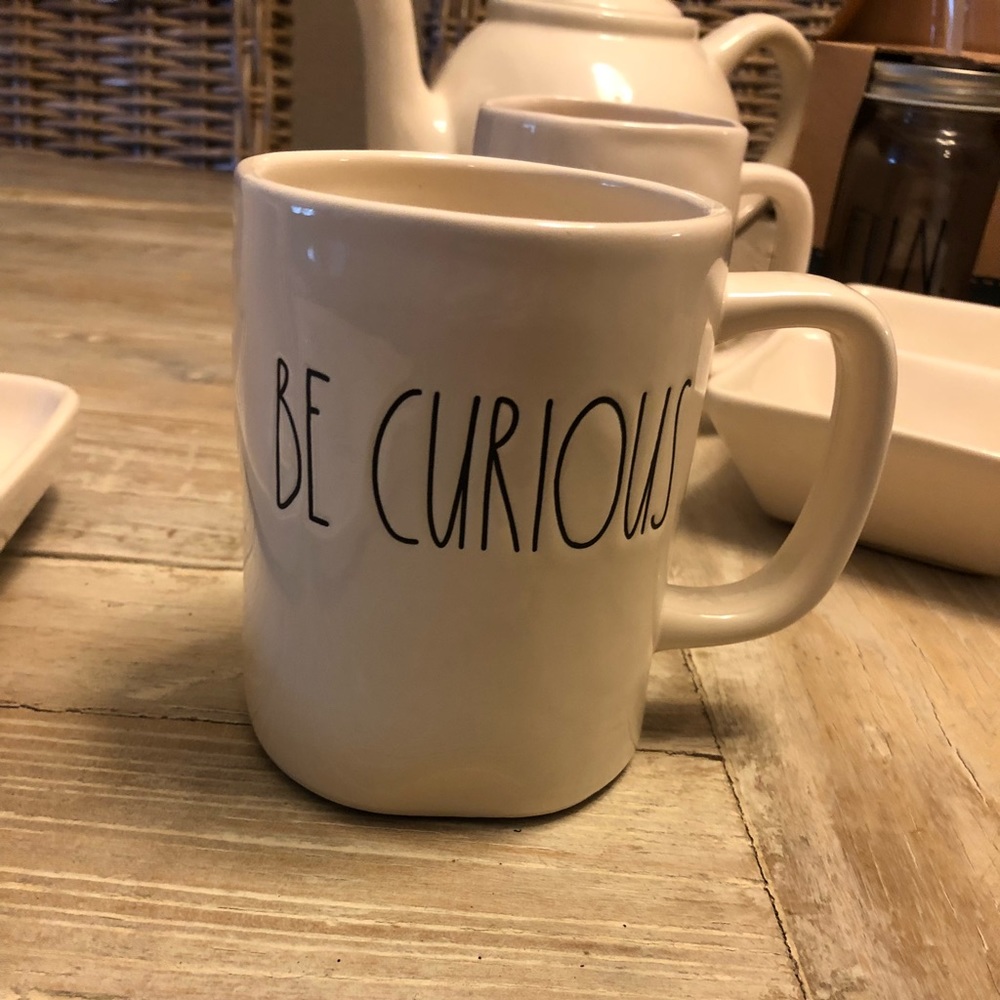 Rae Dunn LL Be curious mug
